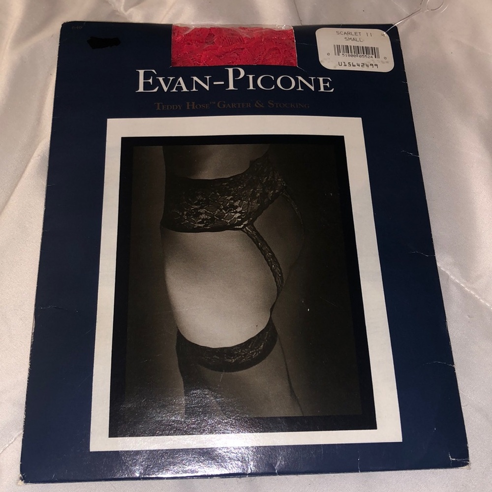 Evan-Picone teddy hose garter and stocking set size small